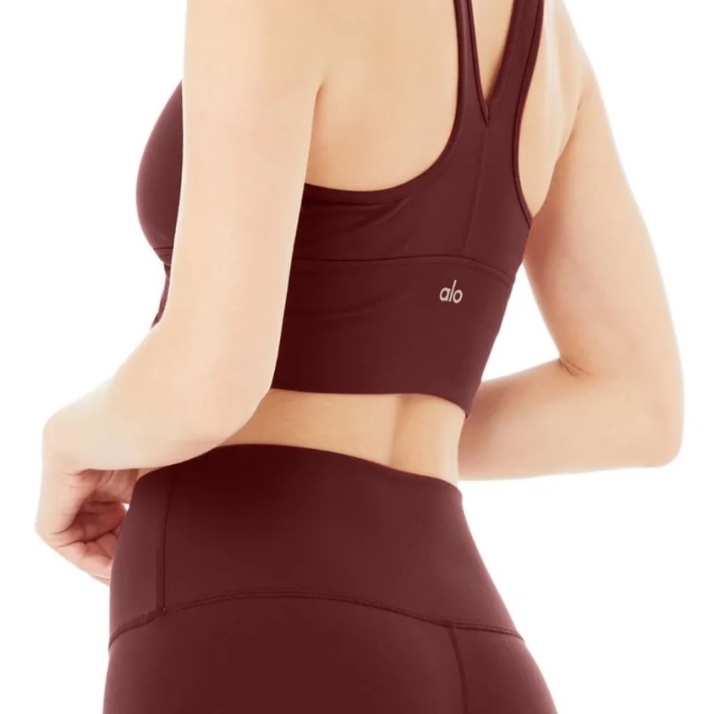 ALO Yoga Women's Maroon Ruched V-Neck Sports Bra - Picture 6 of 6